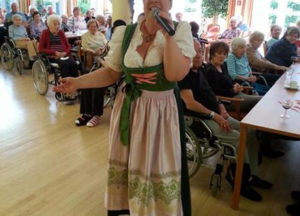 lueb190616m